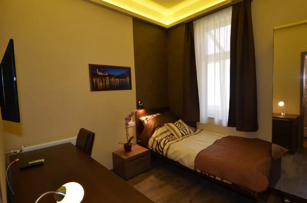 Fig Tree House Apartment Budapest Homestay