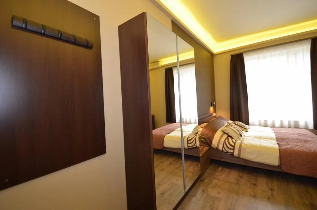 Homestay Fig Tree House Apartment Budapest